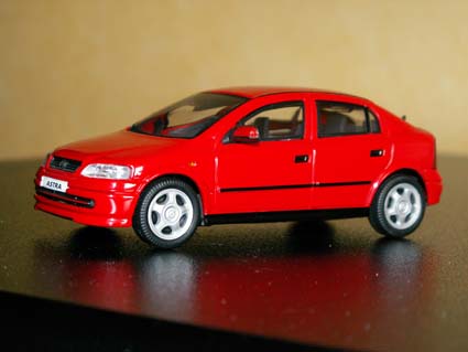 opel astra miniature